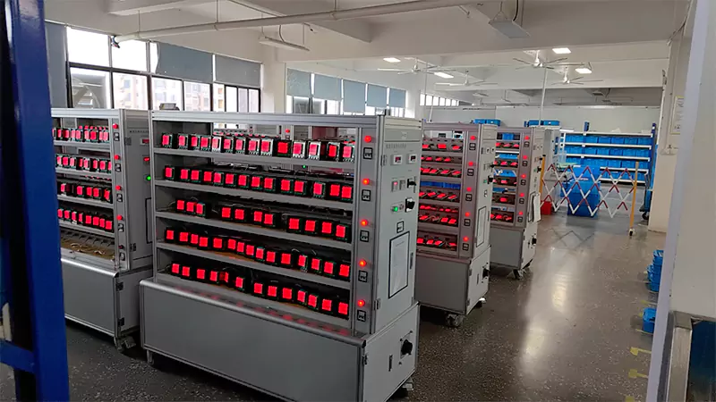 Profondamente specializzato nel campo dei contatori di potenza intelligenti di qualità eccezionale